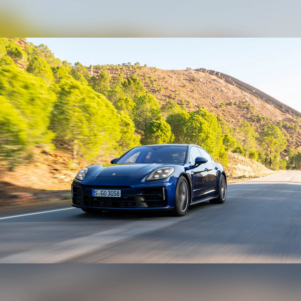 Porsche Panamera 4